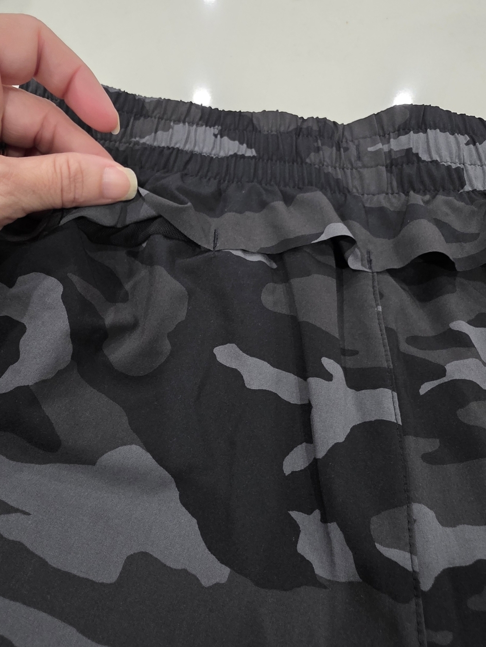Athleta Mesh Racer Run Mid Rise 4" Camo Short - Picture 6 of 6